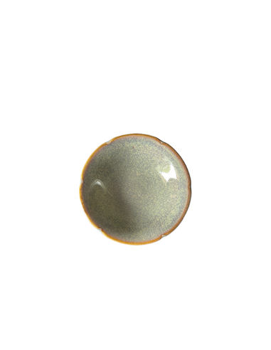 Flower-shaped small dish